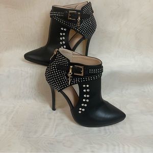 Black studded rhinestone stiletto booties with zipper closure Sz 8